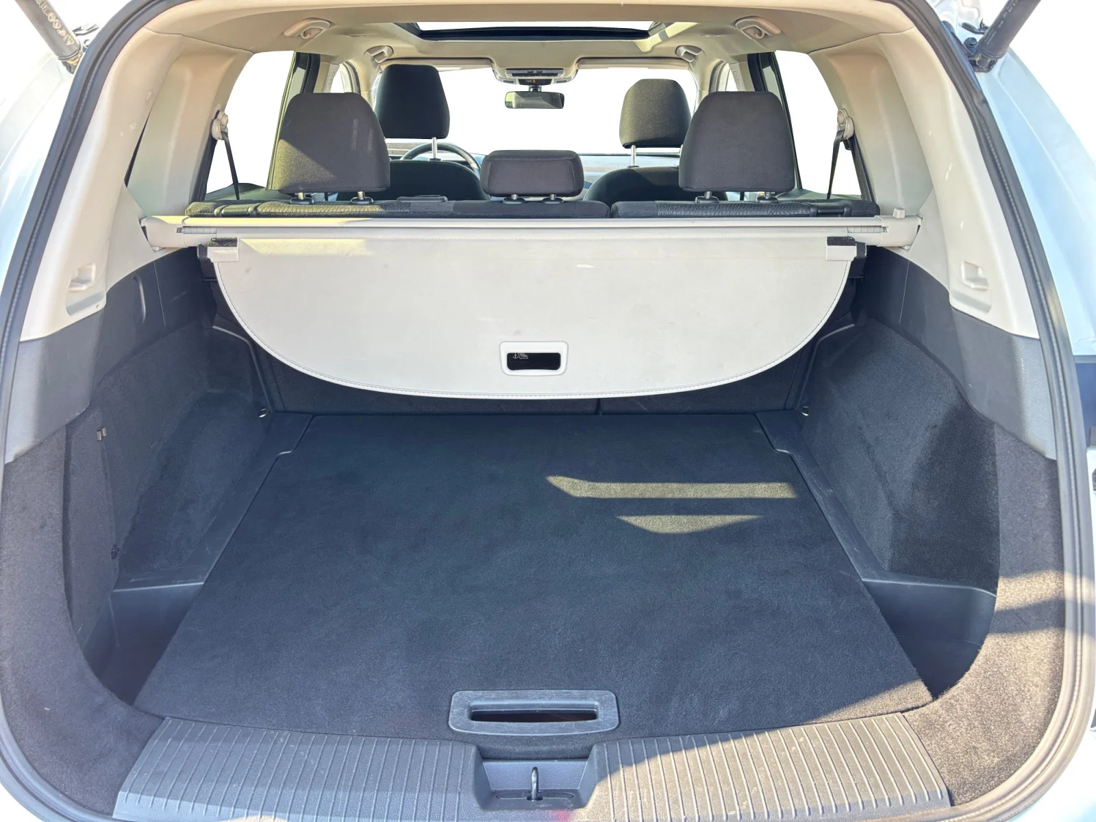 Used 2025 White Nissan Midnight Edition image 19