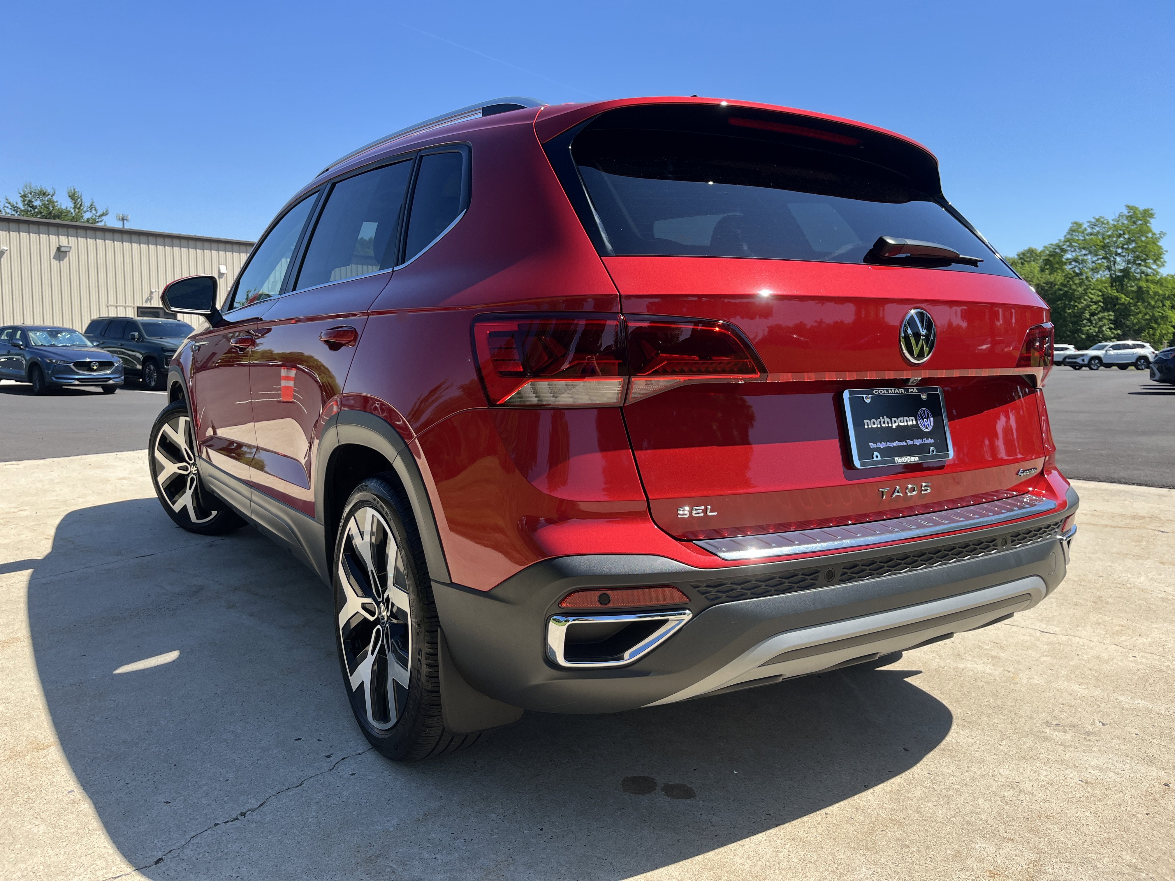 Used 2023 Kings Red Metallic Volkswagen SEL image 9
