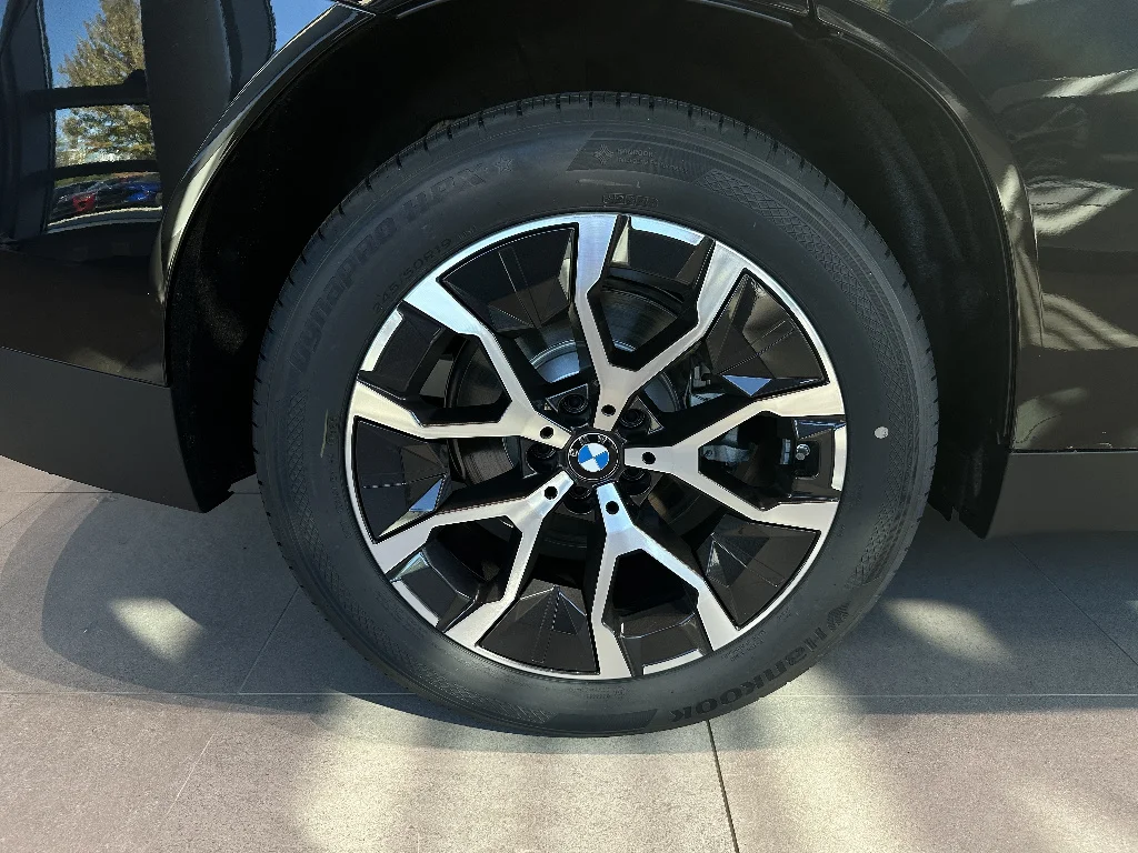 New 2026 Black Sapphire Metallic BMW 30 xDrive image 7