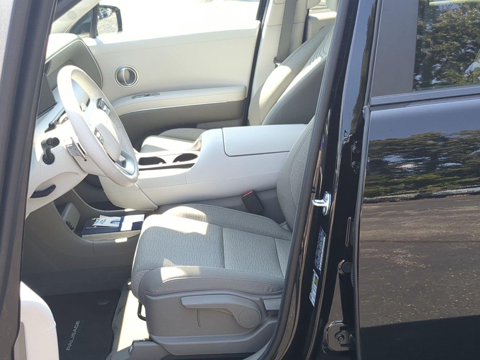 New 2026 Abyss Black Pearl Hyundai SE image 10