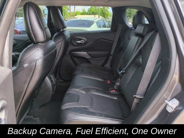 Used 2022 Gray Jeep Latitude Lux image 14