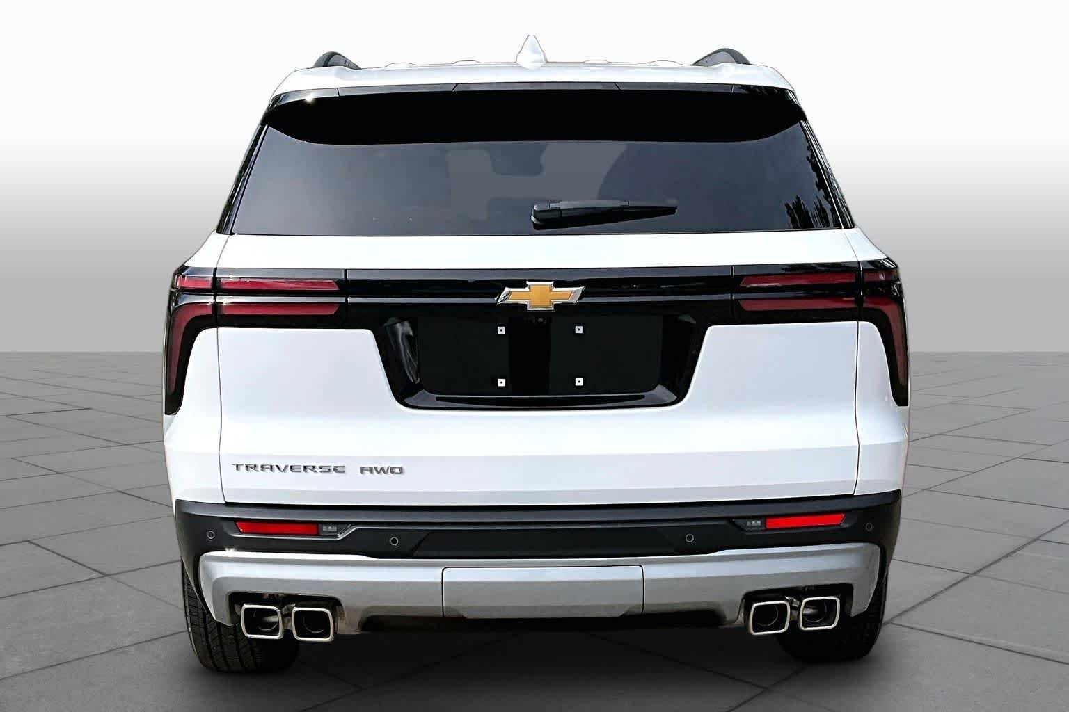Used 2025 Summit White Chevrolet AWD LT image 5