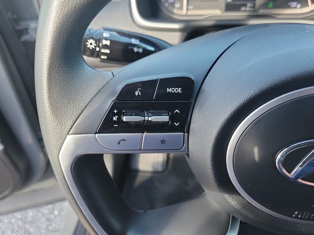 Used 2023 Gray Hyundai SEL image 25