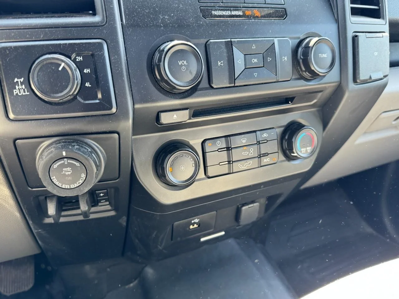 Used 2018 Stone Gray Ford 4WD SuperCab 6.5' Box image 16