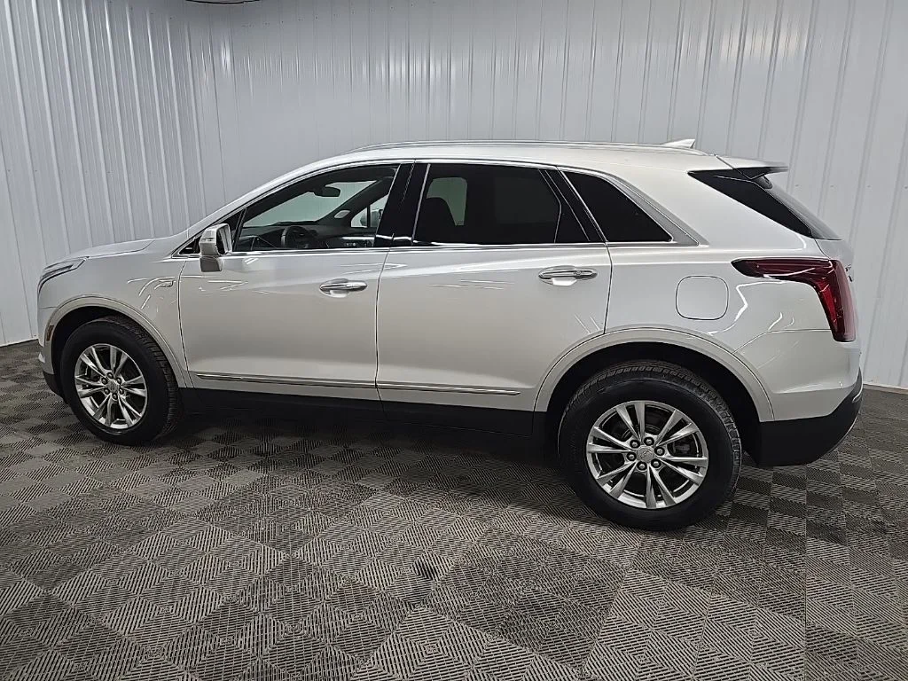 Used 2020 Silver Cadillac Premium Luxury image 4