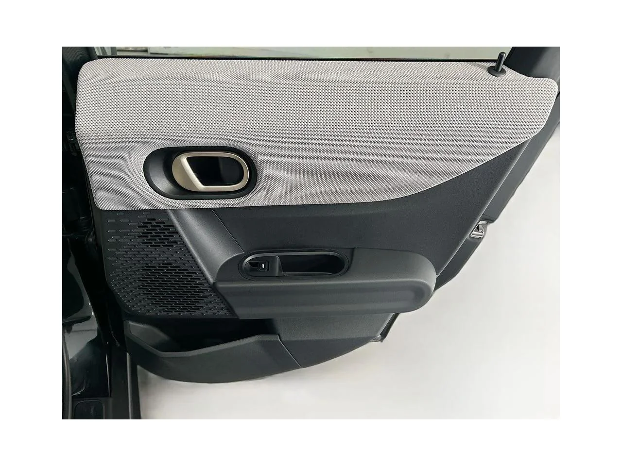 New 2026 Midnight Black II Metallic MINI SIGNATURE PLUS image 26
