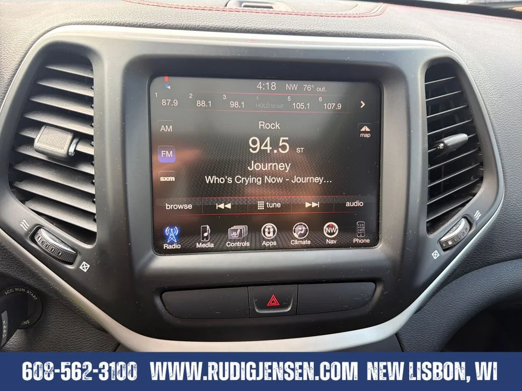 Used 2016 Gray Jeep Trailhawk image 18