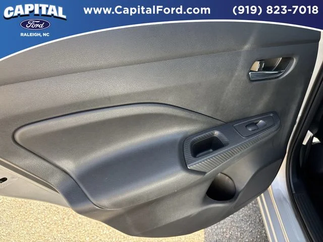 Used 2025 Silver Nissan 1.6 SV image 16