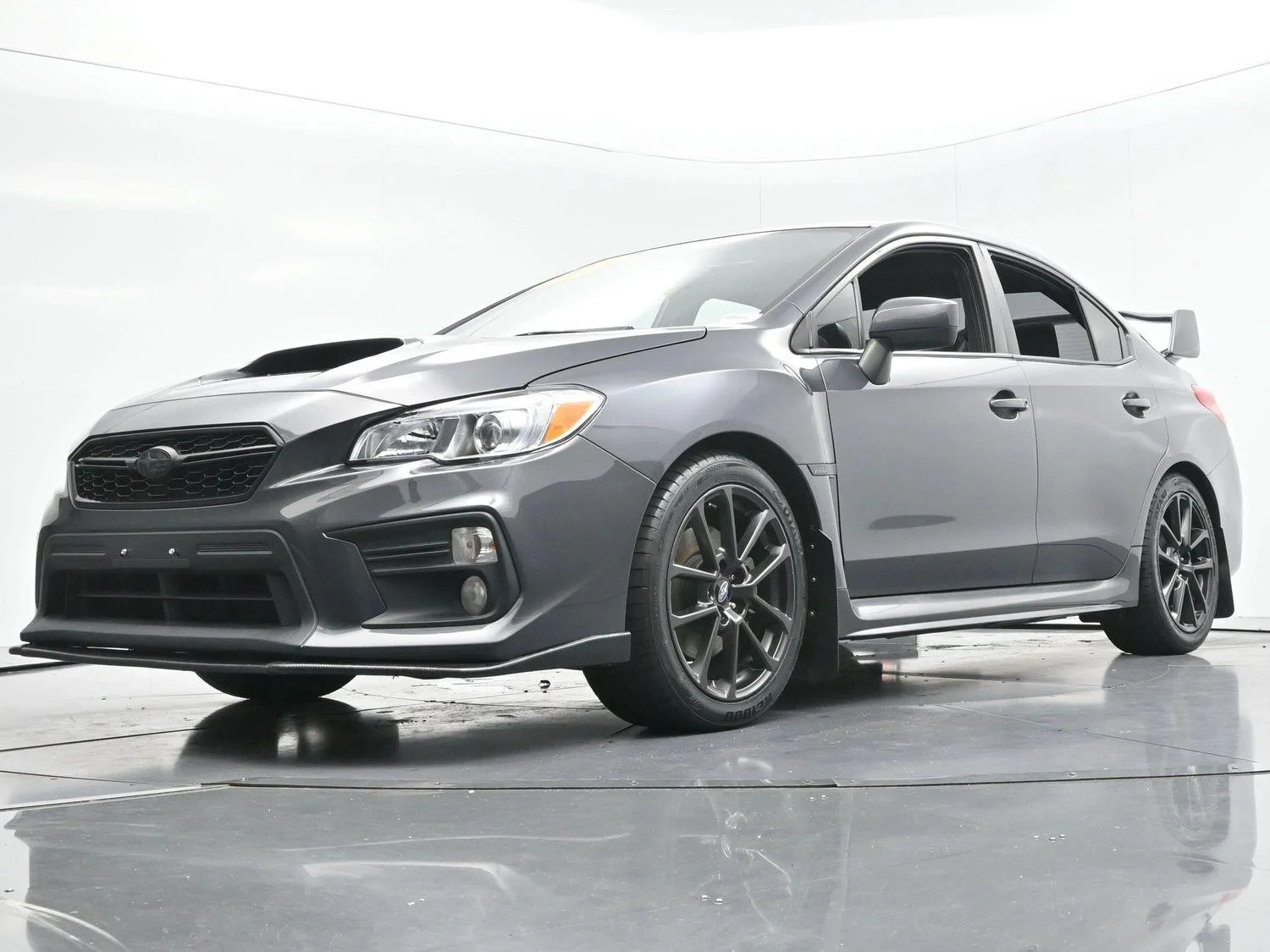 Used 2020 Magnetite Gray Metallic Subaru Premium image 45