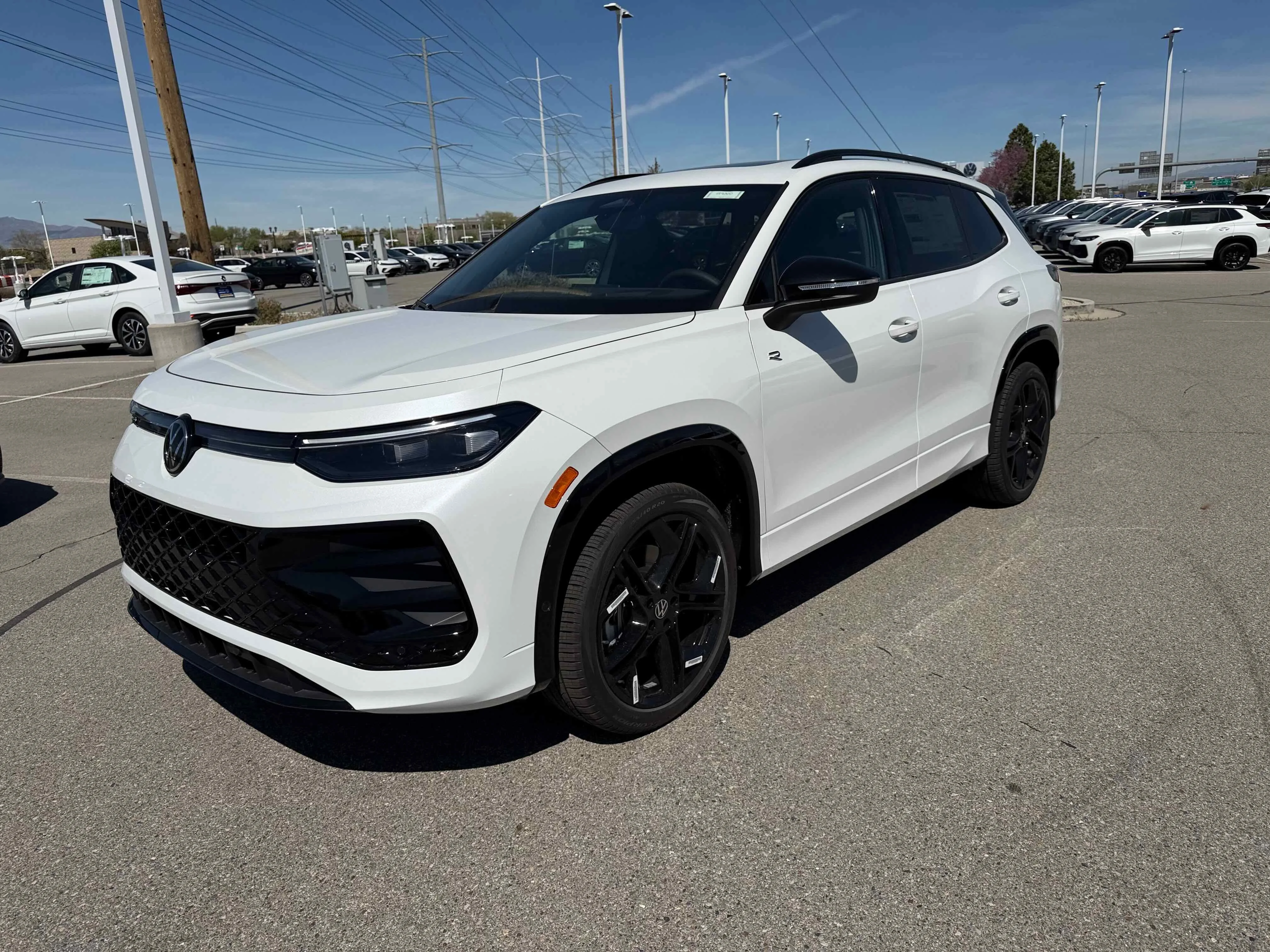 New 2026 Opal White Volkswagen SE R-Line Black image 10