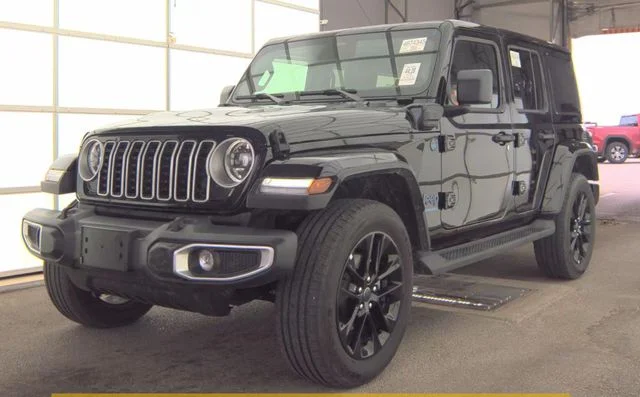 2025 Jeep Wrangler 4xe's photo