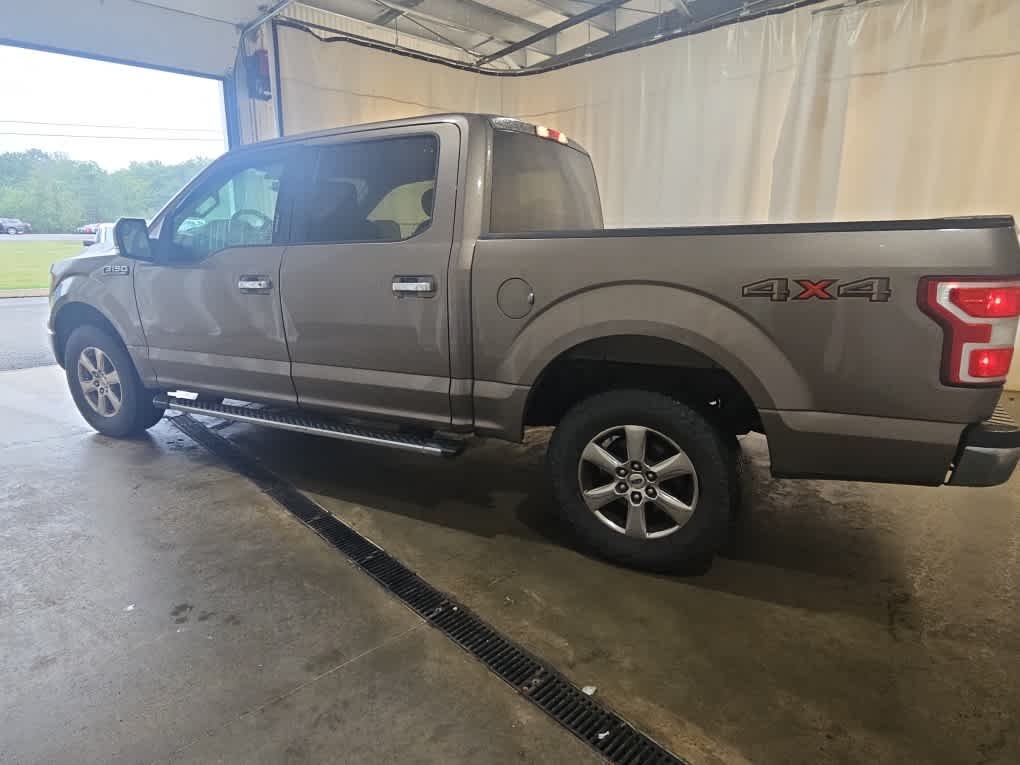 Used 2018 Stone Gray Ford XLT image 3