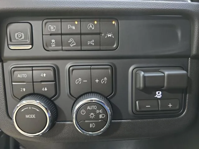 2026 Chevrolet Tahoe Premier - Photo 28
