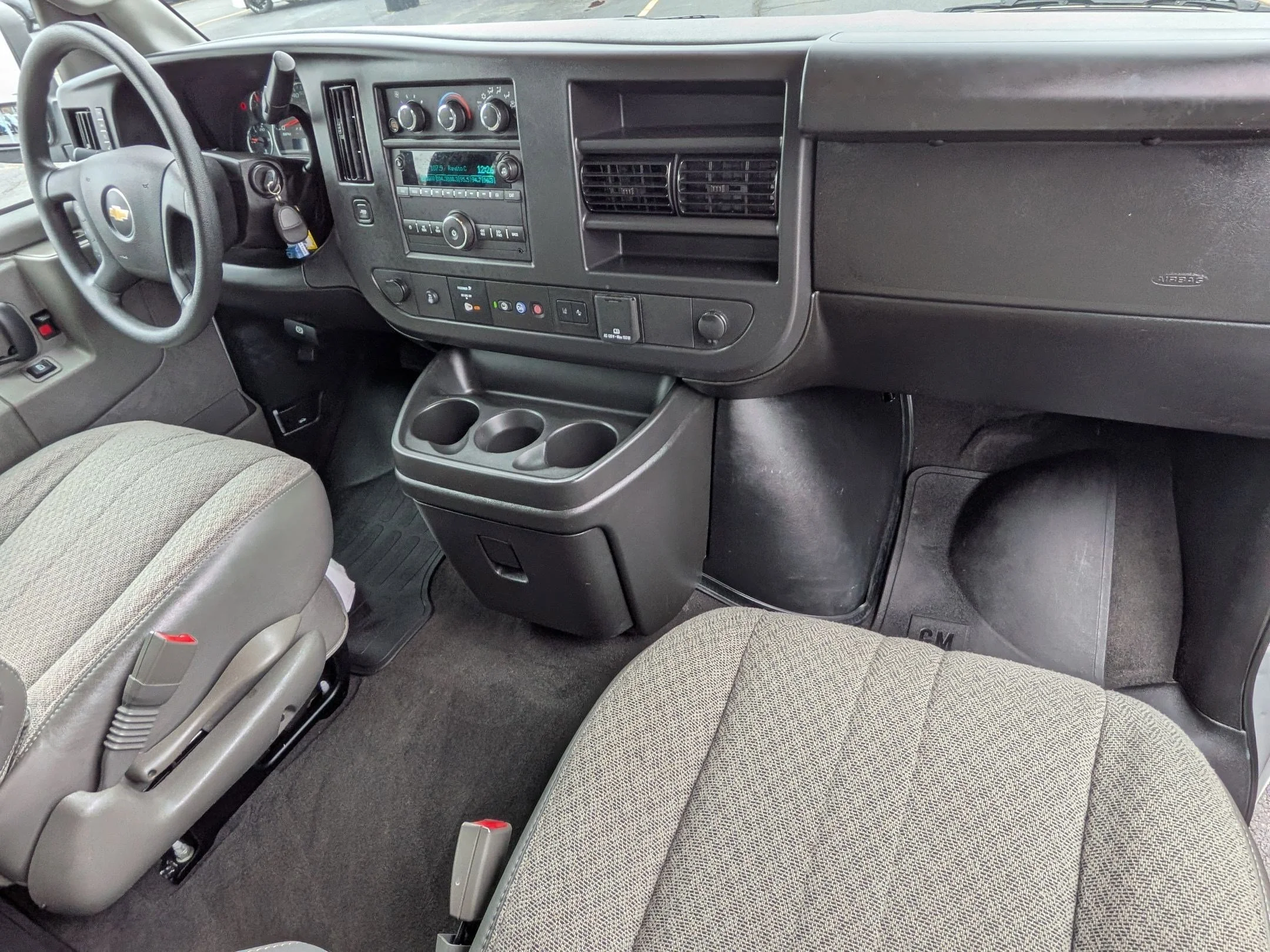Used 2025 Summit White Chevrolet LT image 21