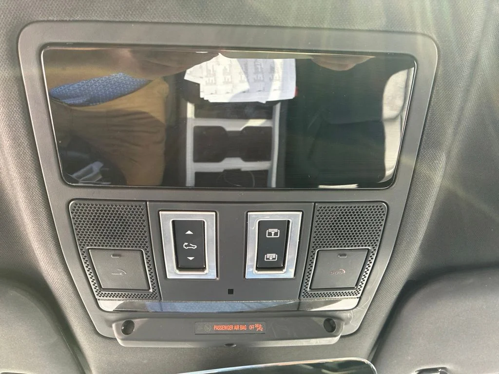 Used 2025 Black Land Rover S image 21