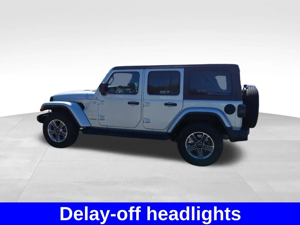 Used 2022 Silver Jeep Unlimited Sahara image 17