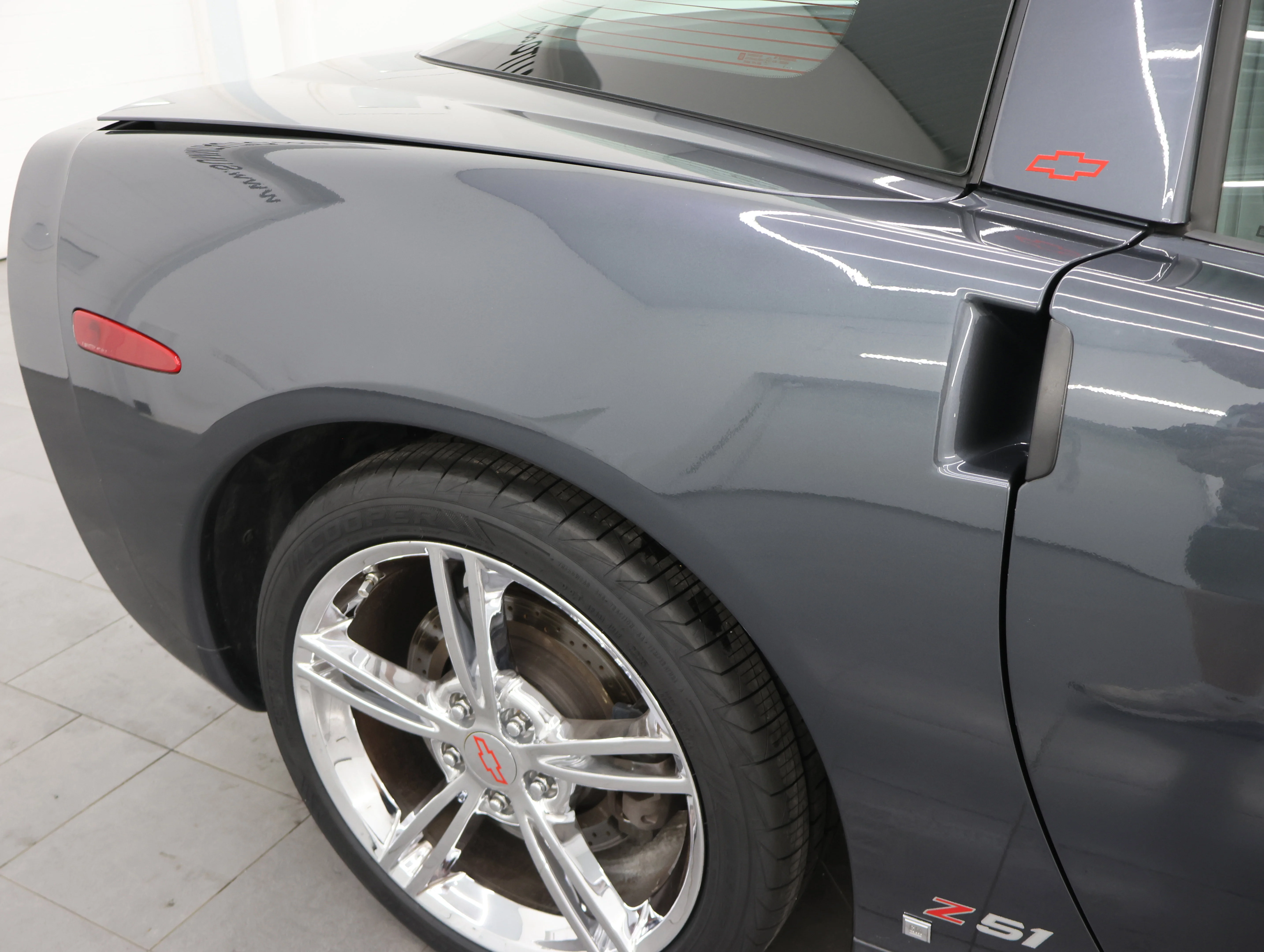Used 2009 Cyber Gray Metallic Chevrolet Base image 22