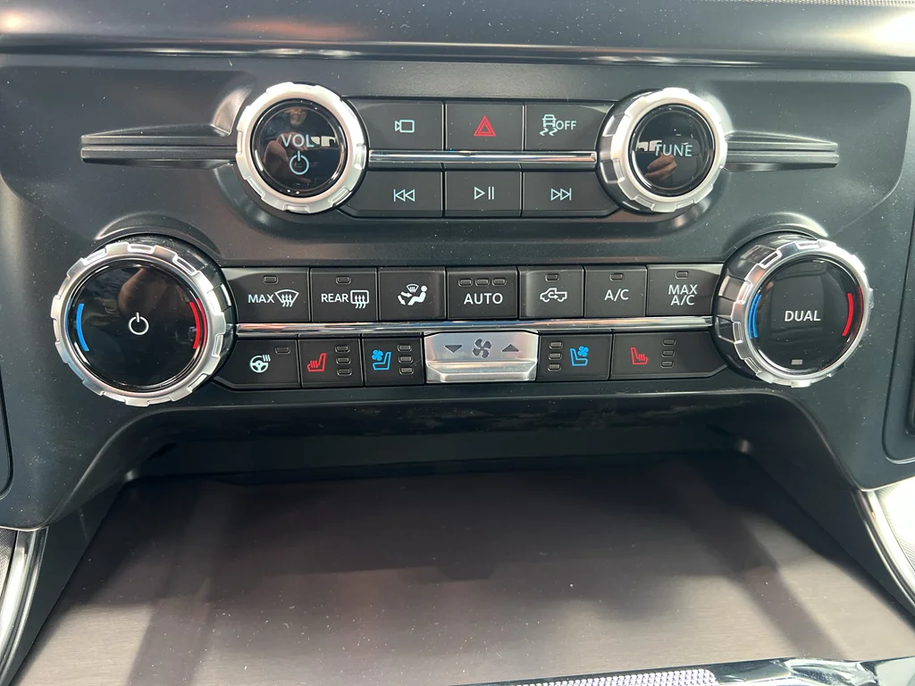 New 2026 Agate Black Metallic Ford Platinum® image 19