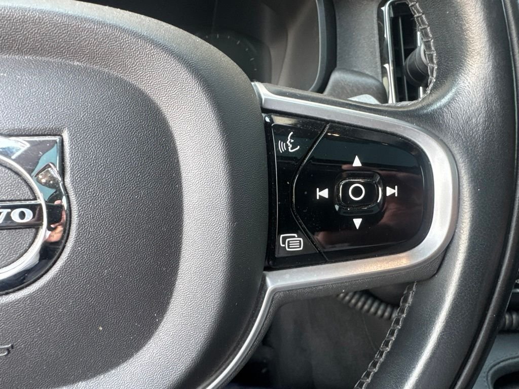 Used 2020 Black Volvo T6 AWD image 12