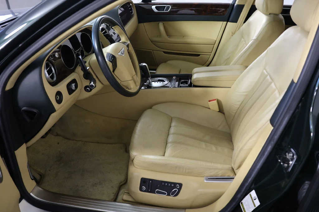 Used 2008  Bentley  image 18