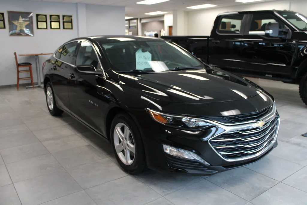 Certified Used 2024 Mosaic Black Metallic Chevrolet LT image 3