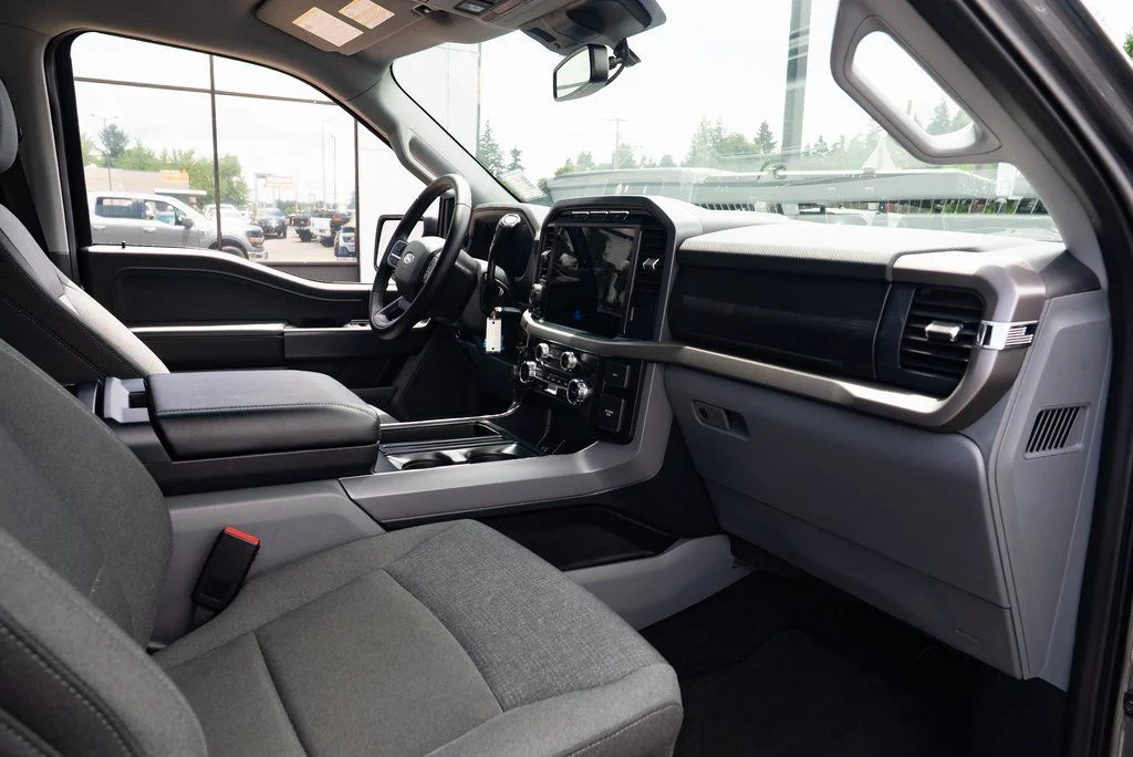 Used 2024 Gray Ford XLT image 26