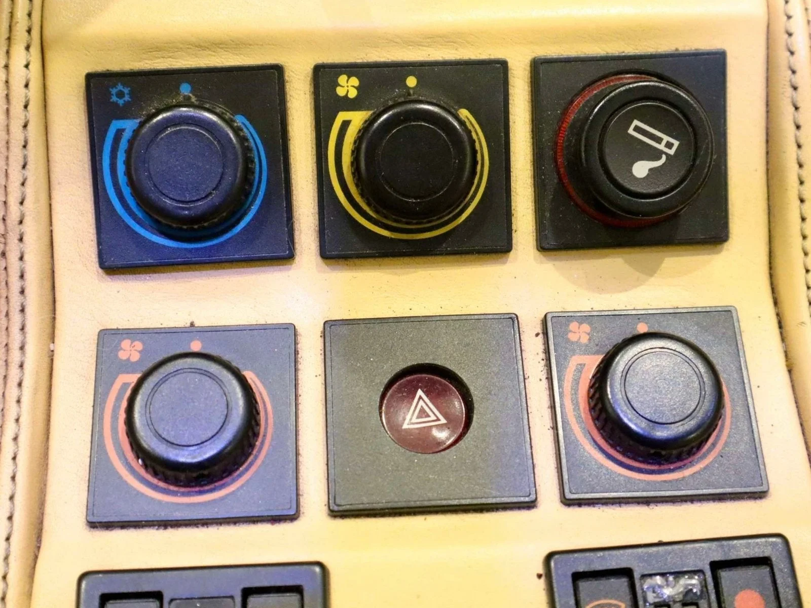 Used 1986  Ferrari  image 36