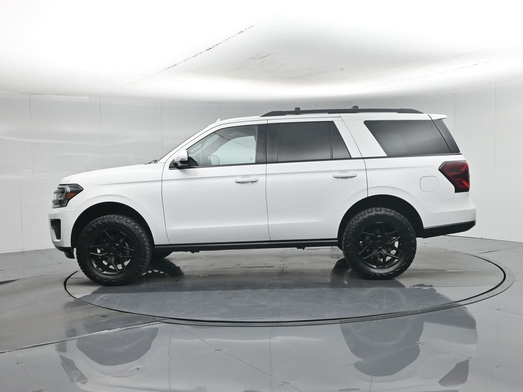 Used 2024 White Ford Limited image 31