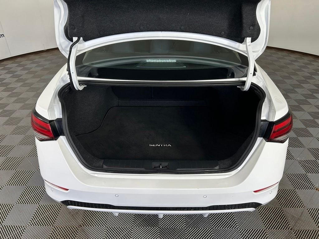 Used 2021 White Nissan SV image 19