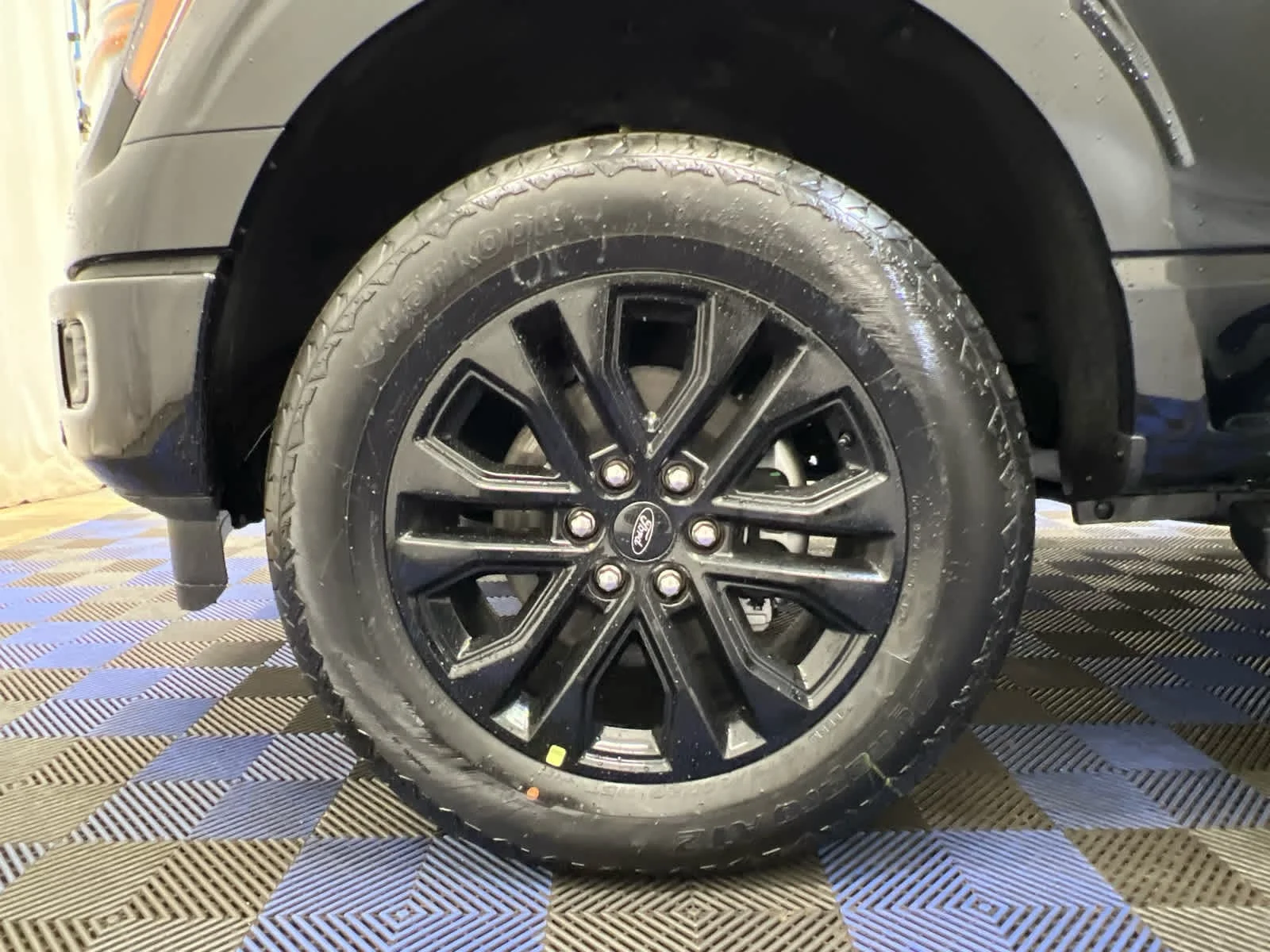 New 2026 Agate Black Metallic Ford XLT image 7