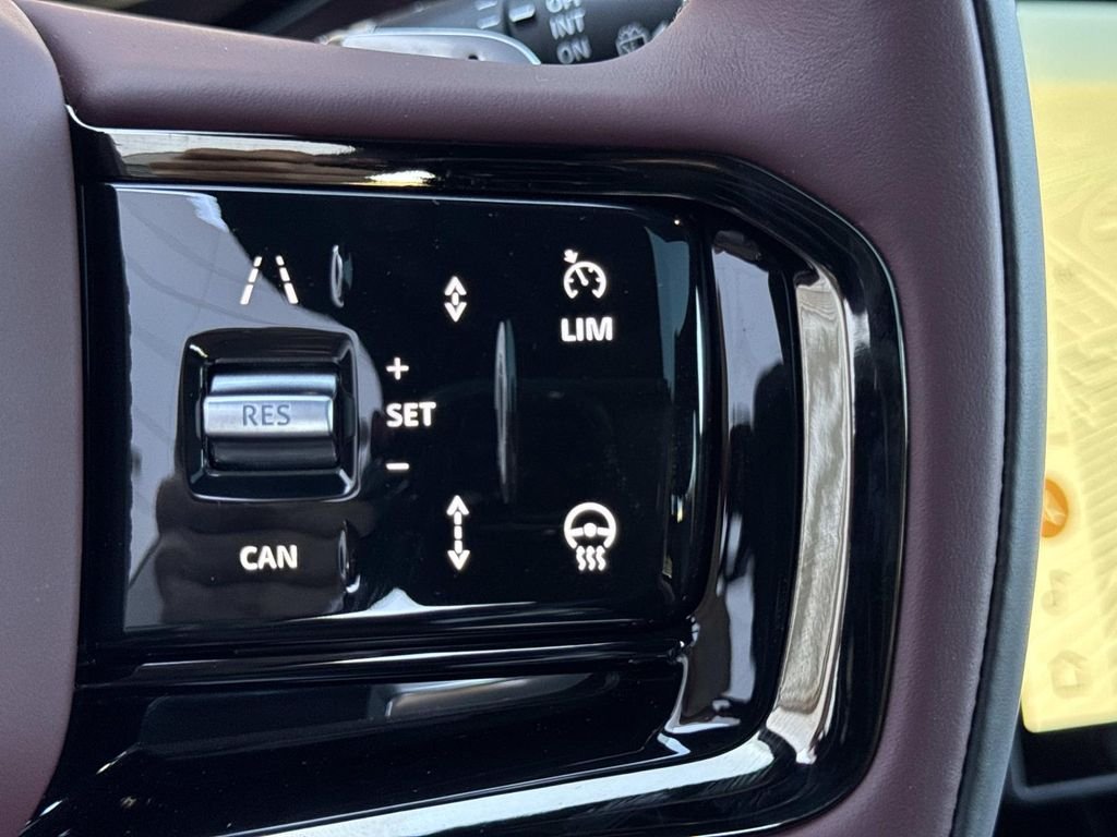 New 2026 Carpathian Grey Land Rover Dynamic SE image 28