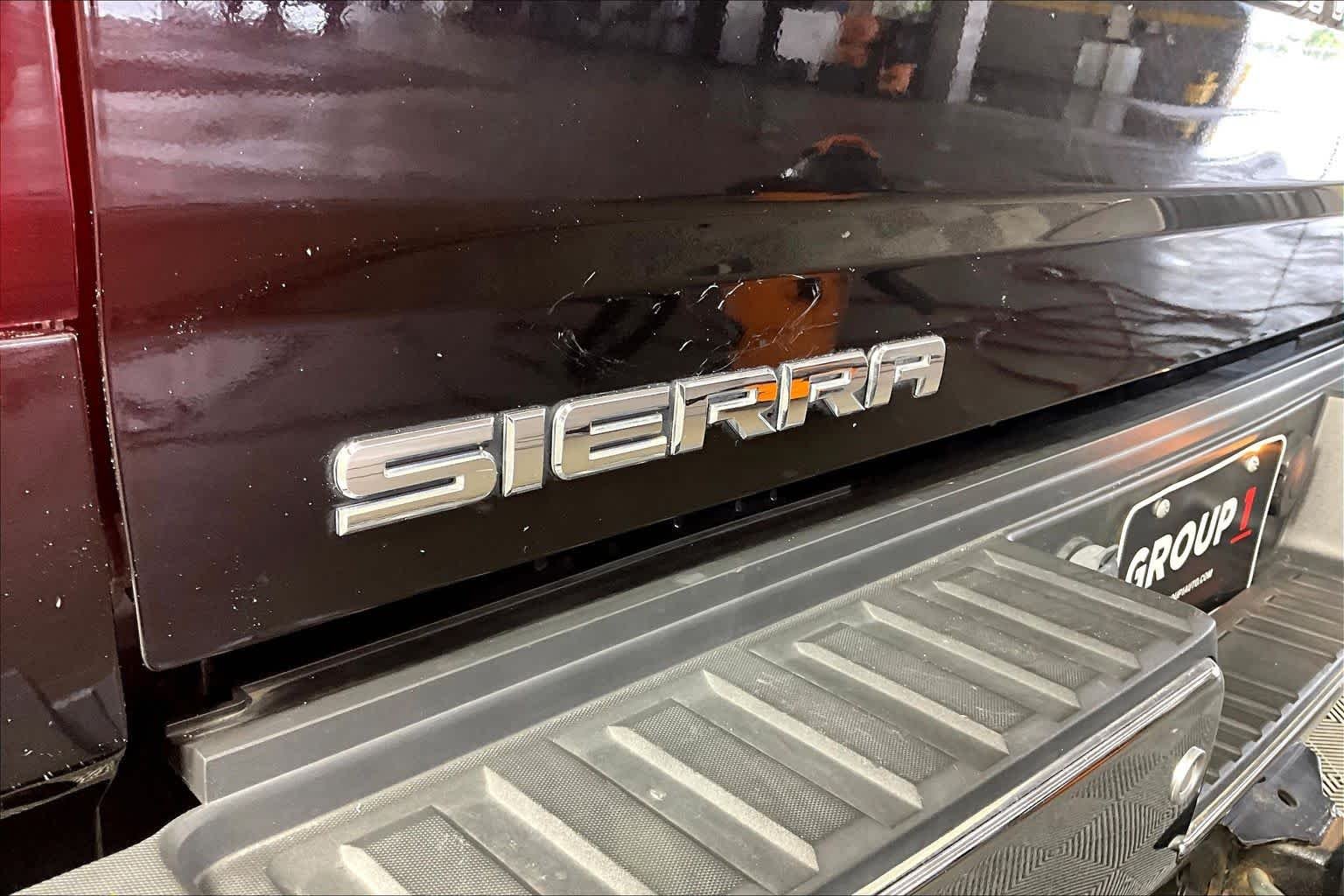 Used 2018 Onyx Black GMC SLT image 30