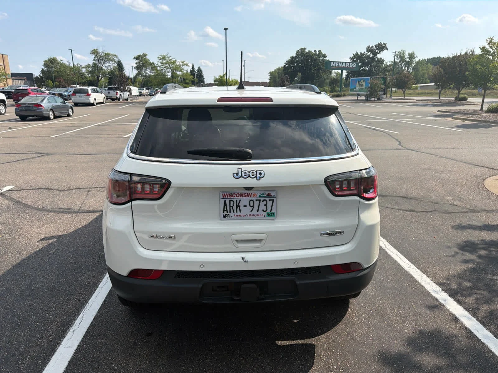 Used 2018 White Clearcoat Jeep Latitude image 7