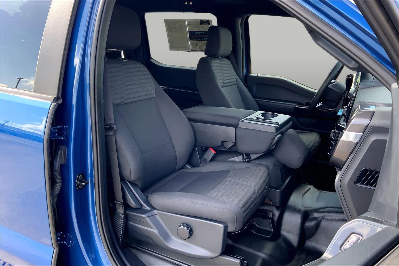 Used 2023 Atlas Blue Metallic Ford XL image 9