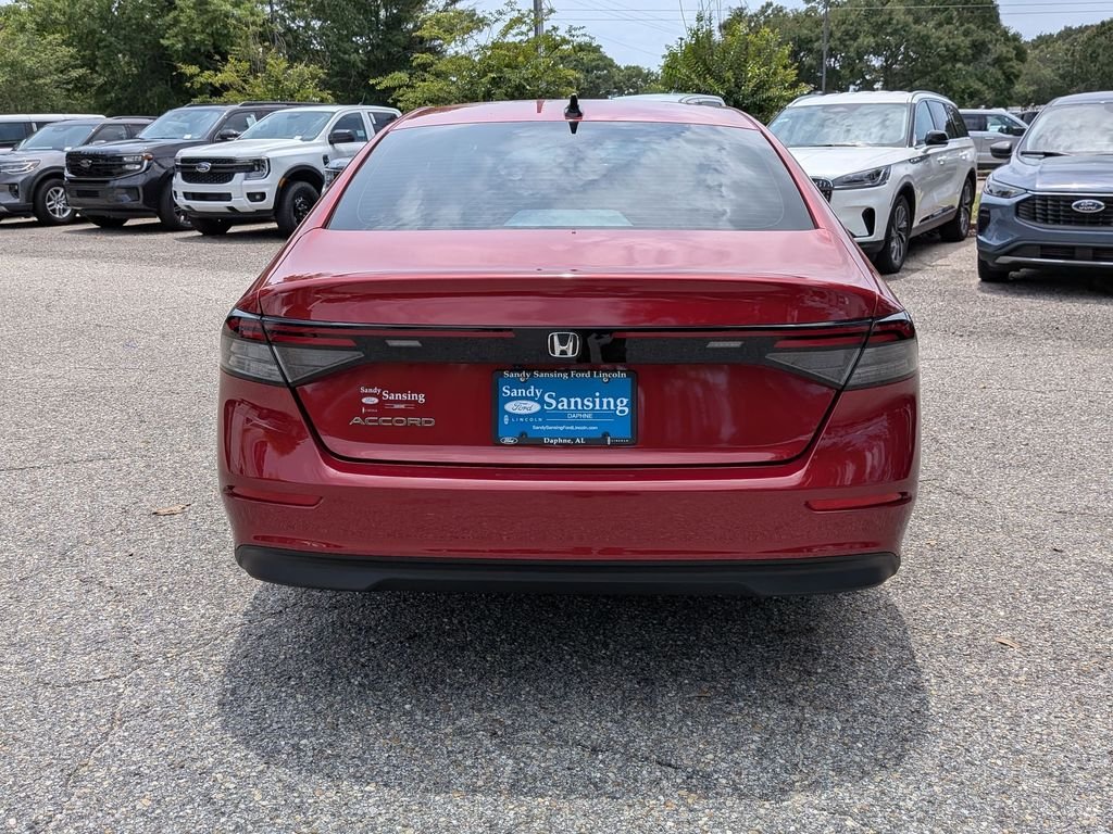 Used 2025 Red Honda SE image 4