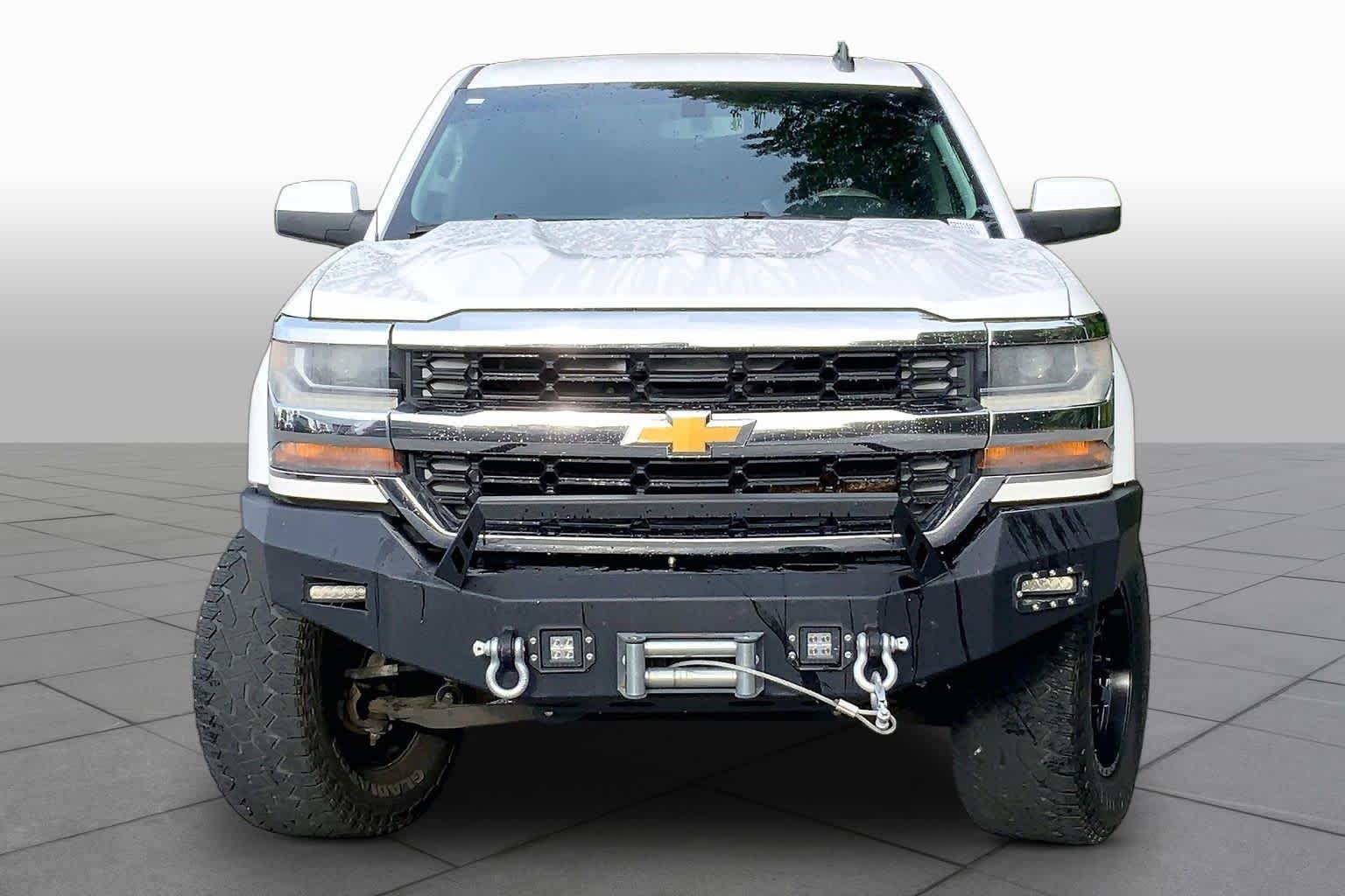 Used 2016 Summit White Chevrolet LT image 3