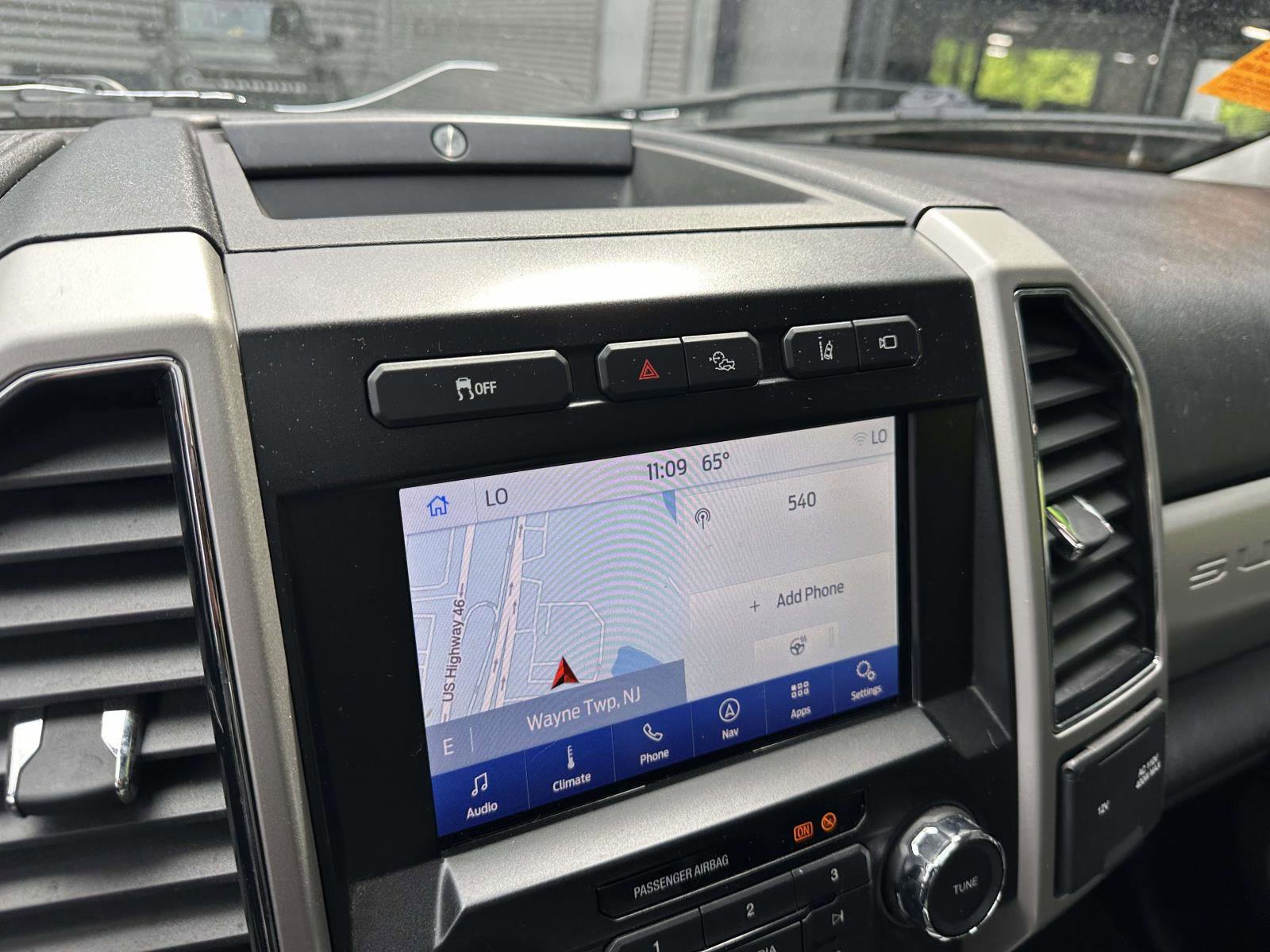 Used 2020 Black Ford LARIAT image 27