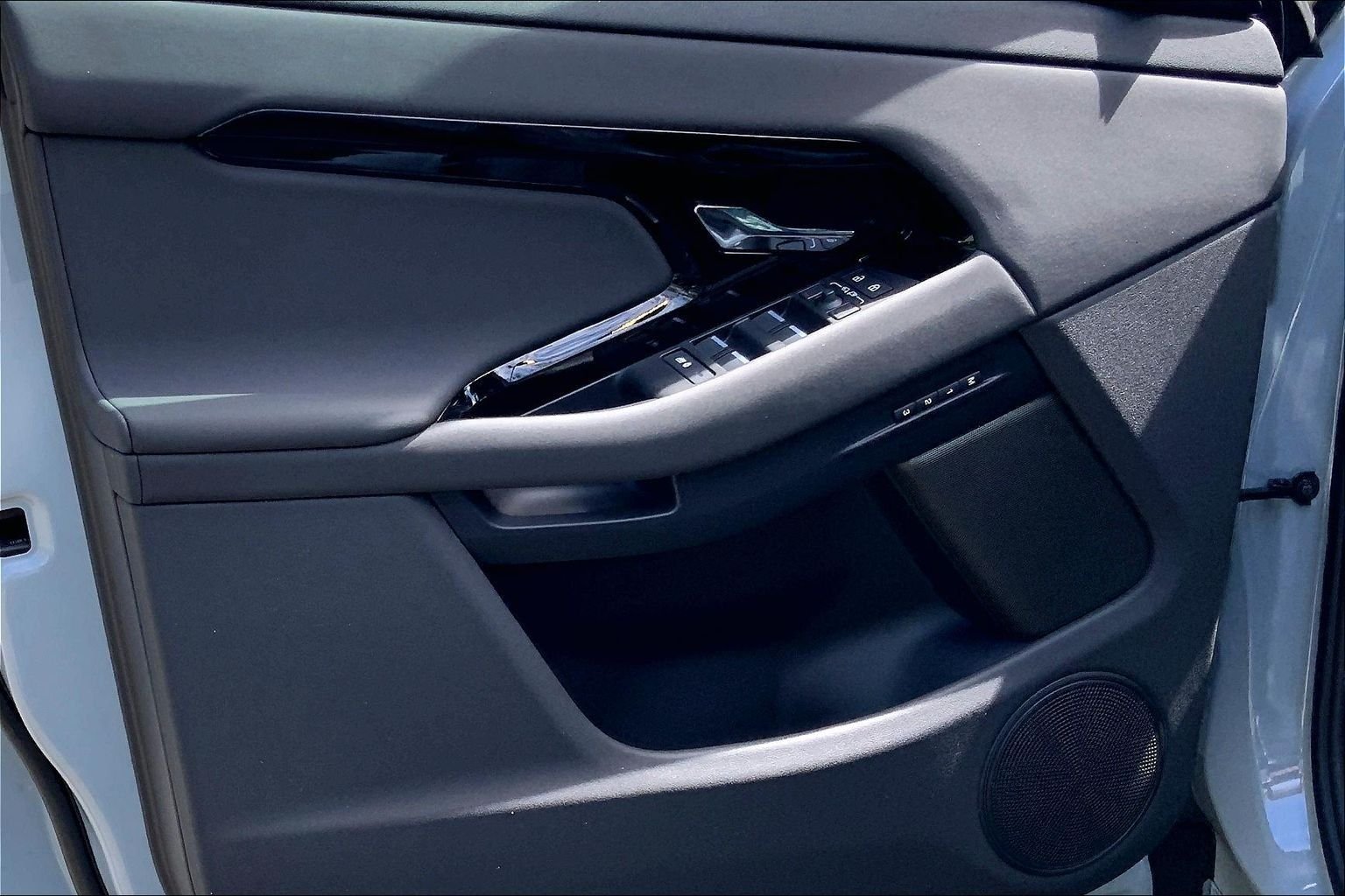 New 2026 Arroios Grey Land Rover Hoxton Edition image 10