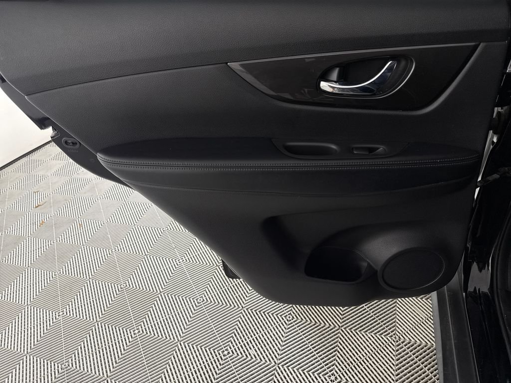 2019 Nissan Rogue SV - Photo 12