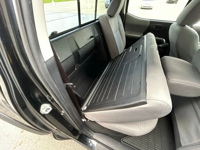 Used 2018 Black Toyota SR5 image 47