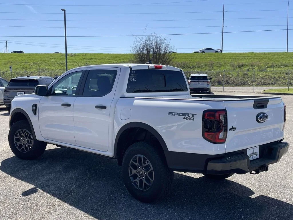 New 2026 Oxford White Ford XLT image 5