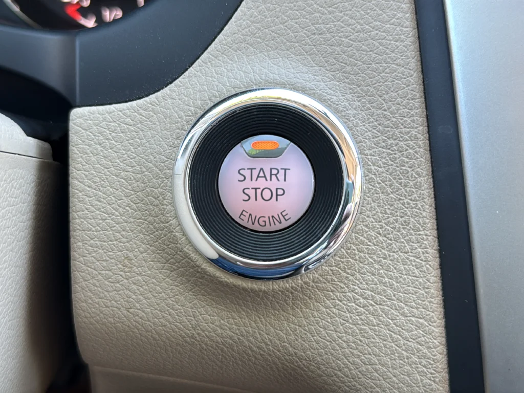 Used 2017 White Nissan 2.5 SV image 11