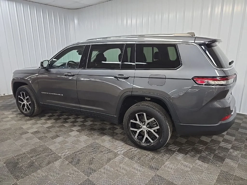 Used 2023 Gray Metallic Jeep Limited image 4