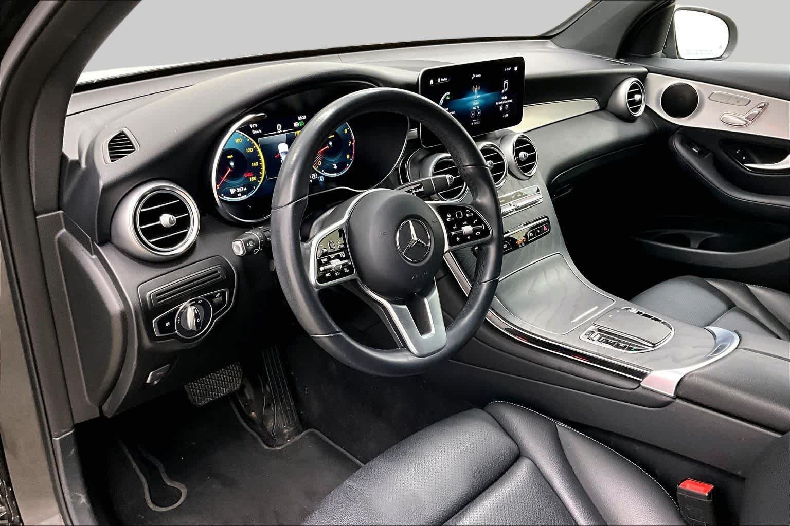 Used 2022 Black Mercedes-Benz GLC 300 image 17