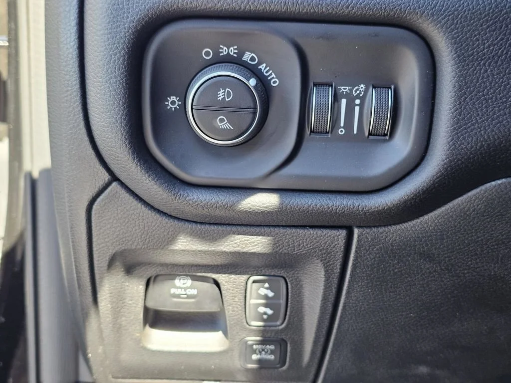 Used 2025 Diamond Black Cry Ram Laramie image 19