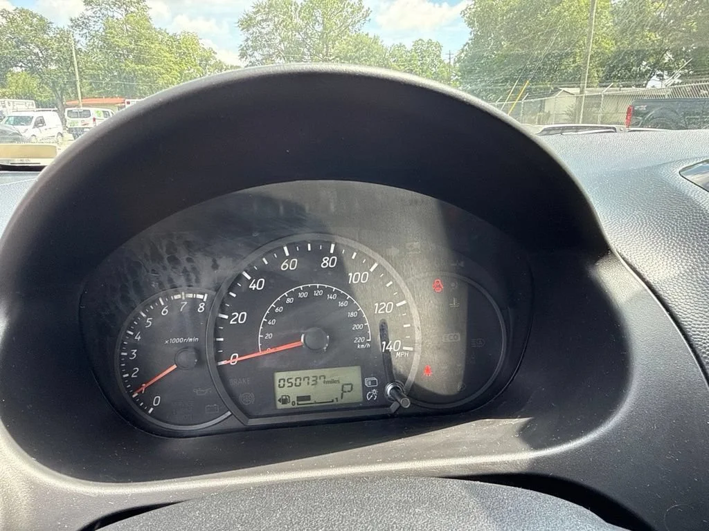 Used 2024 Gray Mitsubishi ES image 4