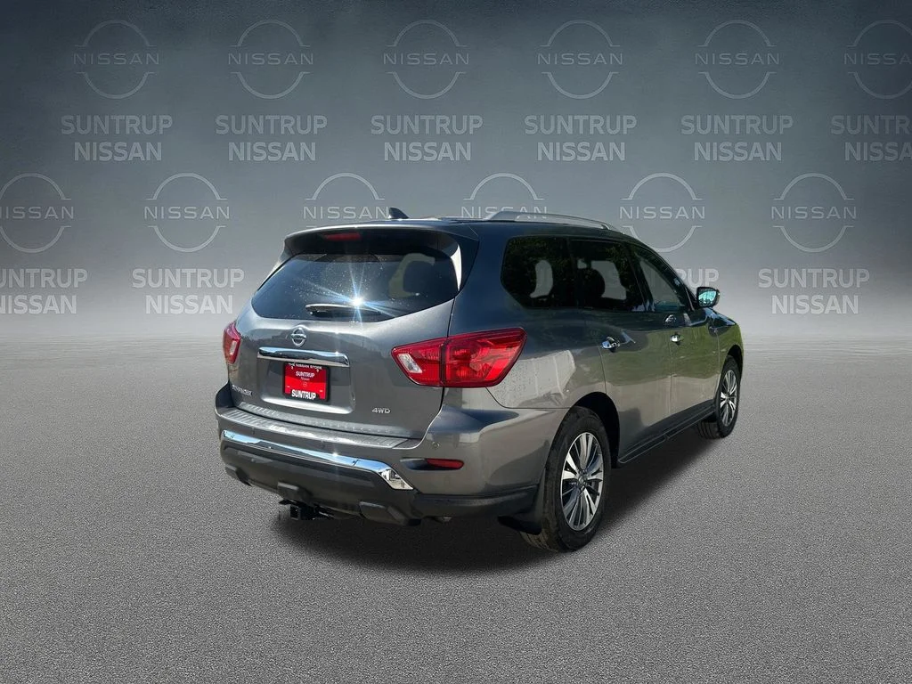 Used 2020 Gray Nissan S image 37