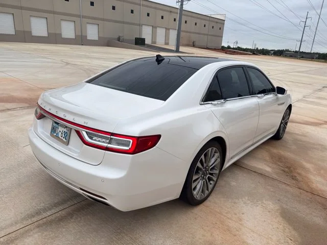 Used 2018 White Lincoln Select image 6