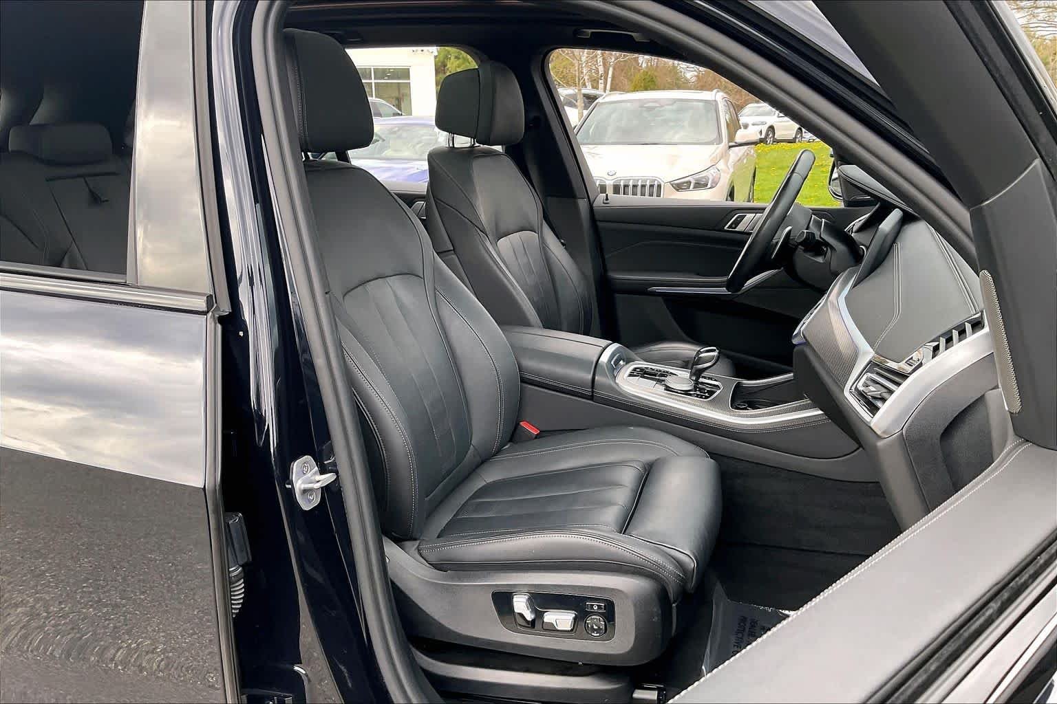 Used 2021 Carbon Black Metallic BMW xDrive40i image 8