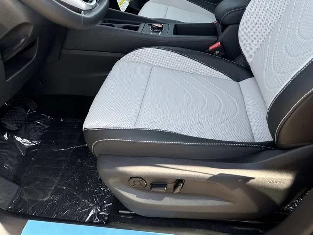 New 2026 Black Volkswagen 2.0T SE image 16